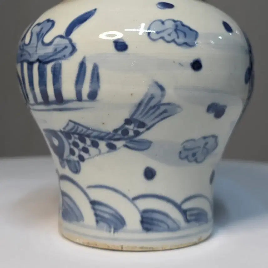 [BUNJANG] White Porcelain Celadon Vase with Fish Decoration / 백자청화어조문장군관