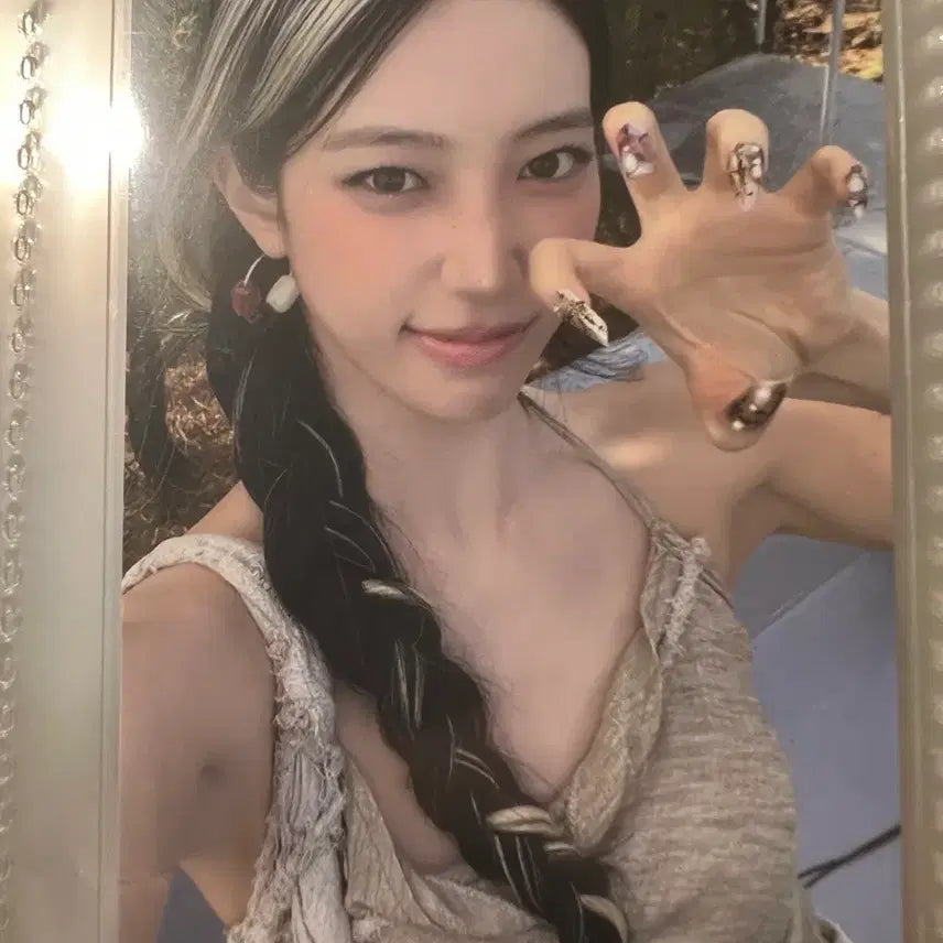 [BUNJANG] LE SSERAFIM KAZUHA Pureflow Pt.1 Studio Photocard / pureflow pt.1 카즈하 공방포카 붐팔라