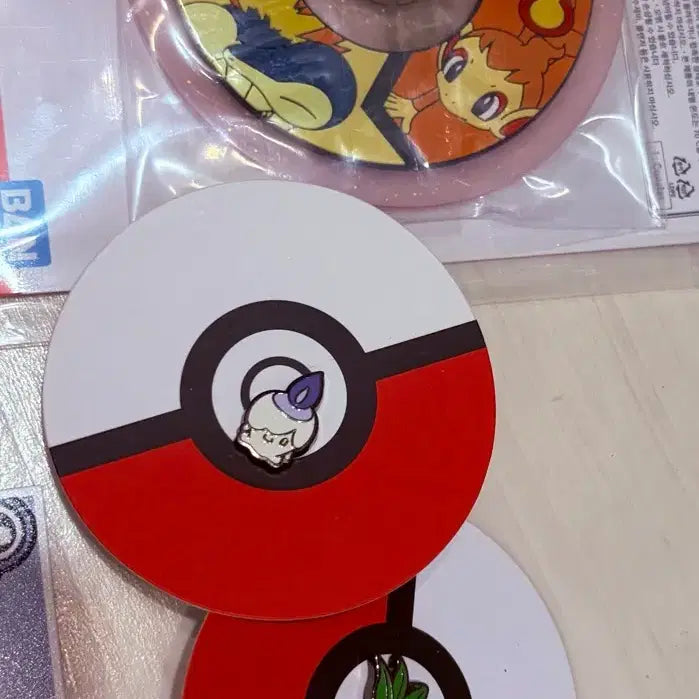 [BUNJANG] Pokemon ID Photos Bundle (46 pcs) - Eevee, Snorlax, Bulbasaur, Meowth, Lapras, Lucky Draw / 포켓몬 증명사진 46장 이브이 잠만보 이상해씨 럭키 나옹 라프라스 포함