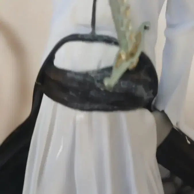 [BUNJANG] AC Studio Bleach Ulquiorra Damaged Resin Figure / AC스튜디오 블리치 우르키오라 파손 레진 판매