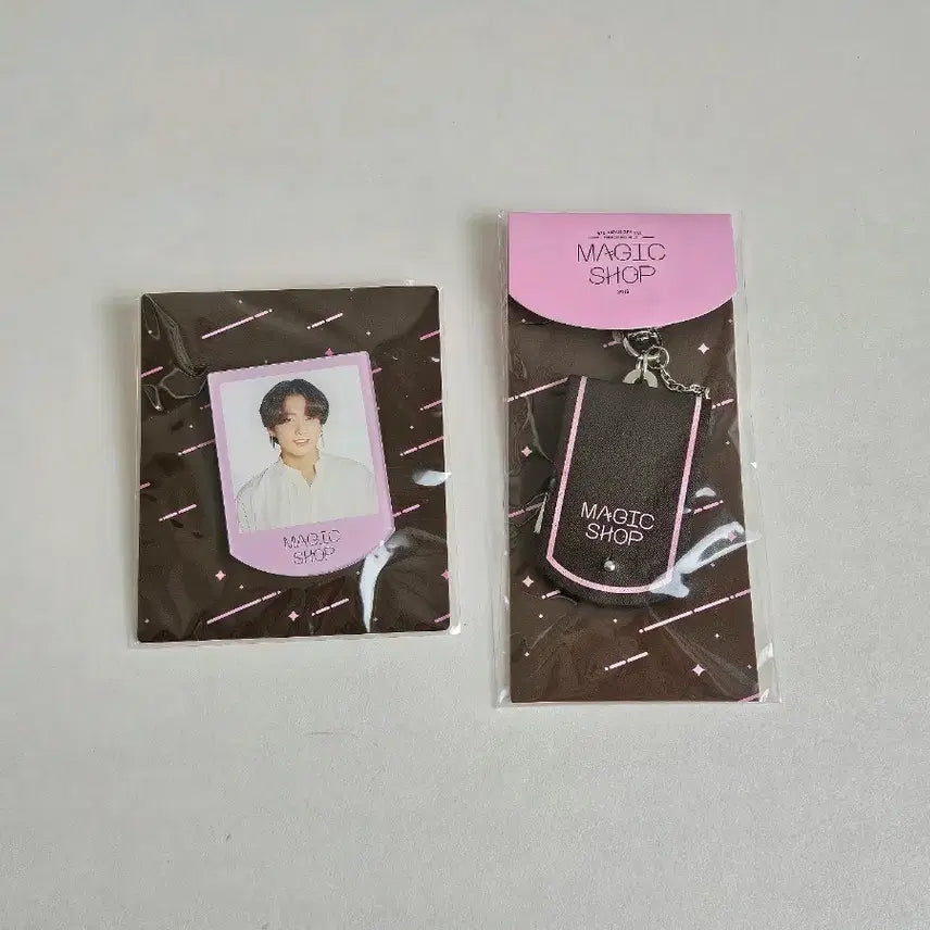 [BUNJANG] BTS Jungkook Acrylic Badge &amp; Keyring Bundle Set / 일직샵 정국 키링 뱃지 2개 일괄 방탄 bts 일본 매직샵 머스터