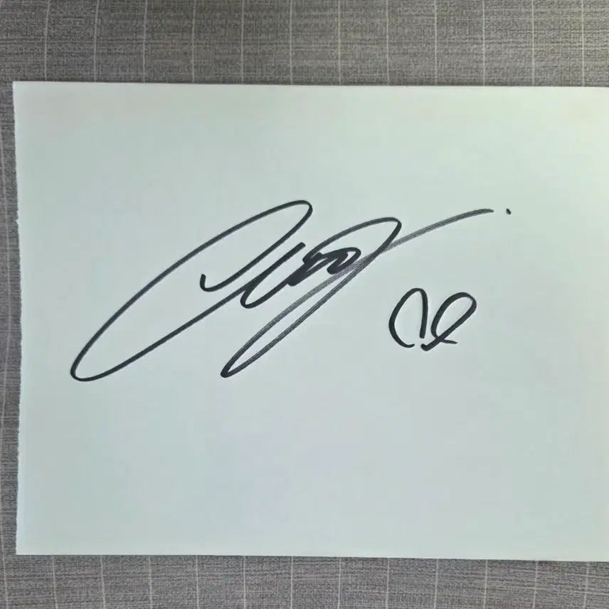 [BUNJANG] Go Youn Jung Signed Autograph / 고윤정 배우 친필 싸인지