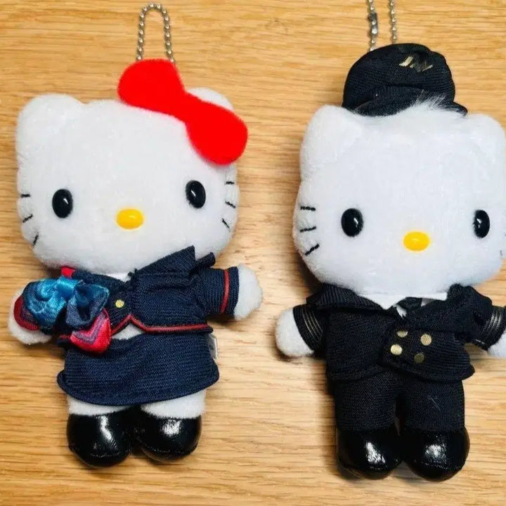 [BUNJANG] Sanrio Hello Kitty Pilot Daniel Mascot Plush / 승무원키티스튜디어스키티파일럿다니엘공항