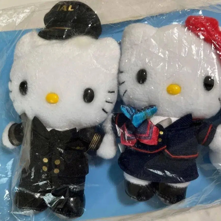 [BUNJANG] Sanrio Hello Kitty Pilot Daniel Mascot Plush / 승무원키티스튜디어스키티파일럿다니엘공항