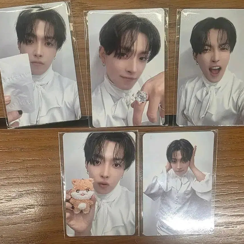 [BUNJANG] ATEEZ Aniteez Deja Vu Popup Hongjoong Set / 에이티즈 애니티즈 데자부 팝업 홍중 세트