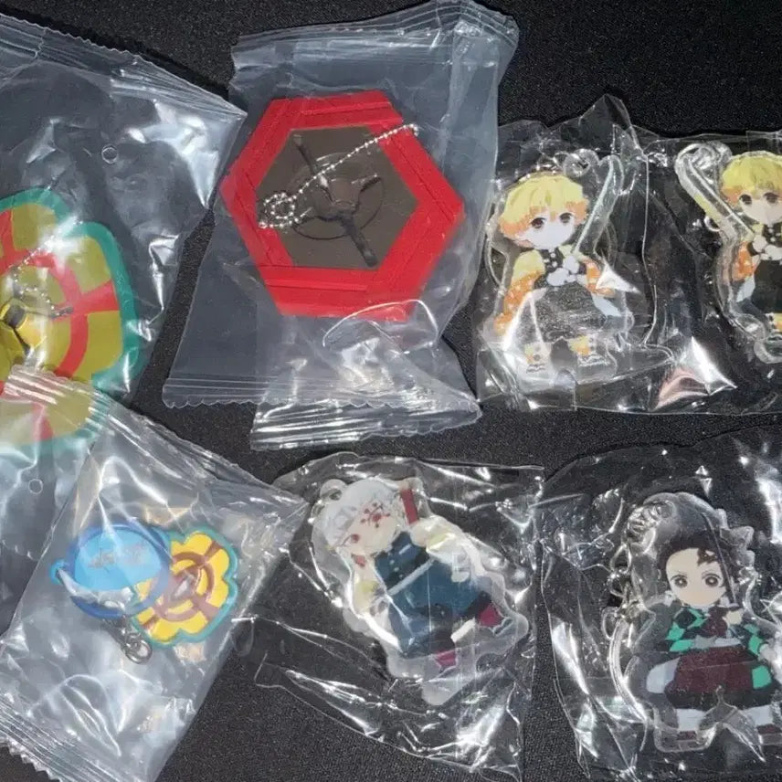 [BUNJANG] Demon Slayer: Kimetsu no Yaiba Tsuka Gacha &amp; Charms Bundle / 귀멸의 칼날 귀칼 코등이 가챠 양도(기유, 텐겐)