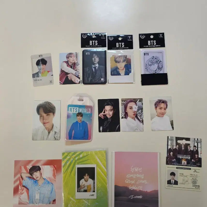 [BUNJANG] BTS J-Hope Photocards and Random Goods Bundle / 방탄소년단 bts 제이홉 호석 포카및 티머니 랜덤굿즈 양도