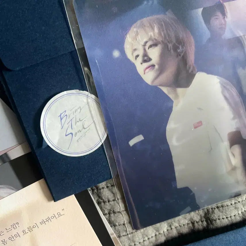 [BUNJANG] BTS Bring The Soul V Jin Lenticular &amp; Postcard Bundle Set / 방탄 bts 브링더 소울  bring the soul2세트 뷔 v 테형+진 jin 렌티