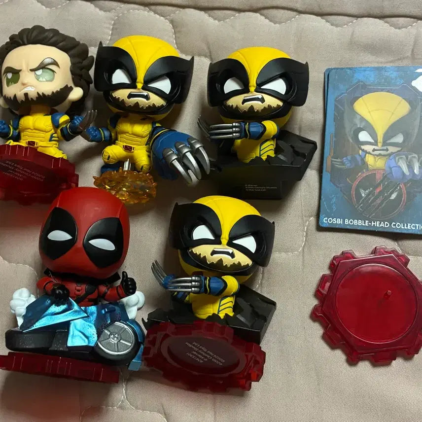 [BUNJANG] Hot Toys Cosbaby Marvel Wolverine &amp; Deadpool Figure Bundle / 마블 핫토이 코스비 울버린 데드풀 판타스틱 4