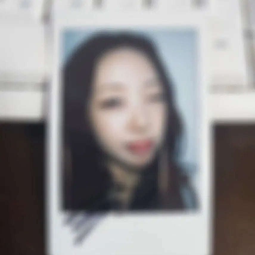 [BUNJANG] Yves Signed Polaroids Photocard / 이브 싸인 폴라