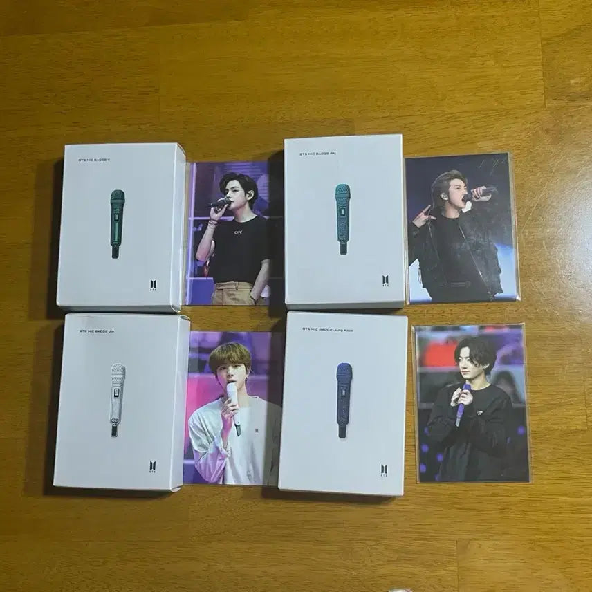 [BUNJANG] BTS HYBE Microphone Badge Bundle Set with Photocard / 방탄 bts 하이브 마이크 뱃지 미개봉 포카포함 일괄