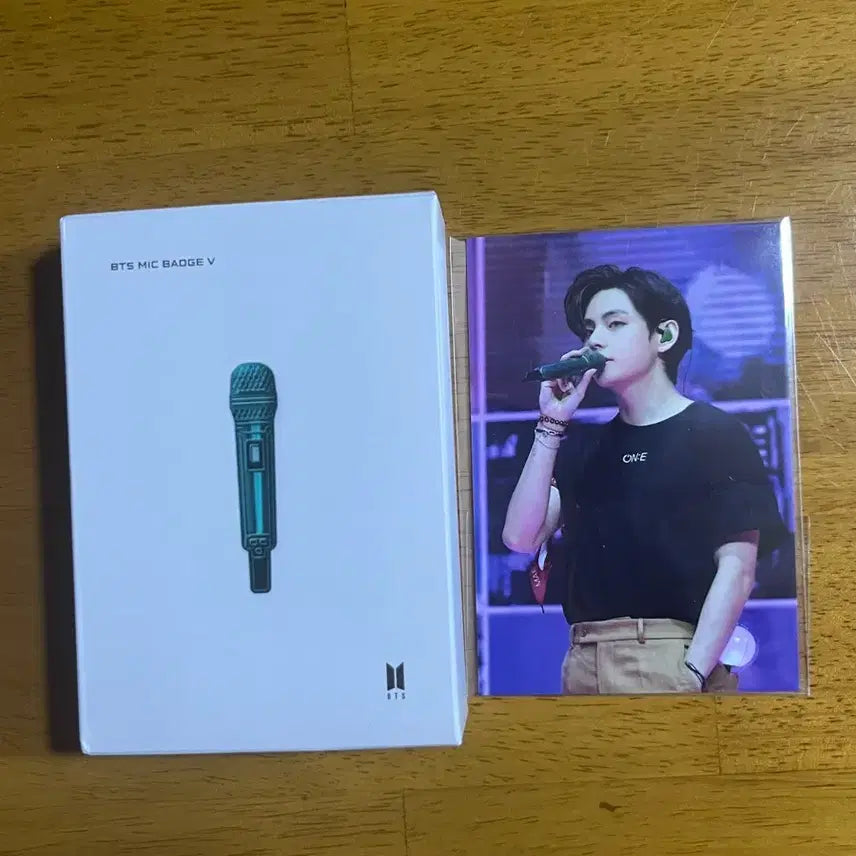 [BUNJANG] BTS HYBE Microphone Badge Bundle Set with Photocard / 방탄 bts 하이브 마이크 뱃지 미개봉 포카포함 일괄