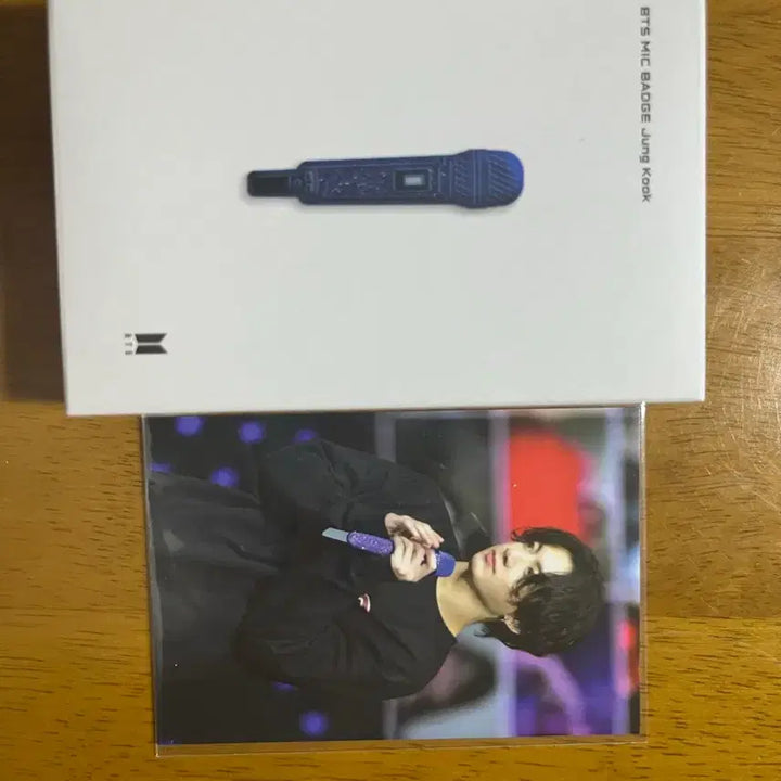 [BUNJANG] BTS HYBE Microphone Badge Bundle Set with Photocard / 방탄 bts 하이브 마이크 뱃지 미개봉 포카포함 일괄