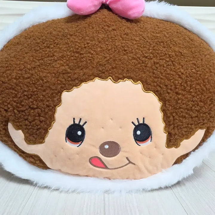 [BUNJANG] Monchhichi Face Cushion with Ribbon / 택포)몬치치 얼굴 인형 쿠션 리본 몬치치 택o 몬치치 인형 쿠션 판매