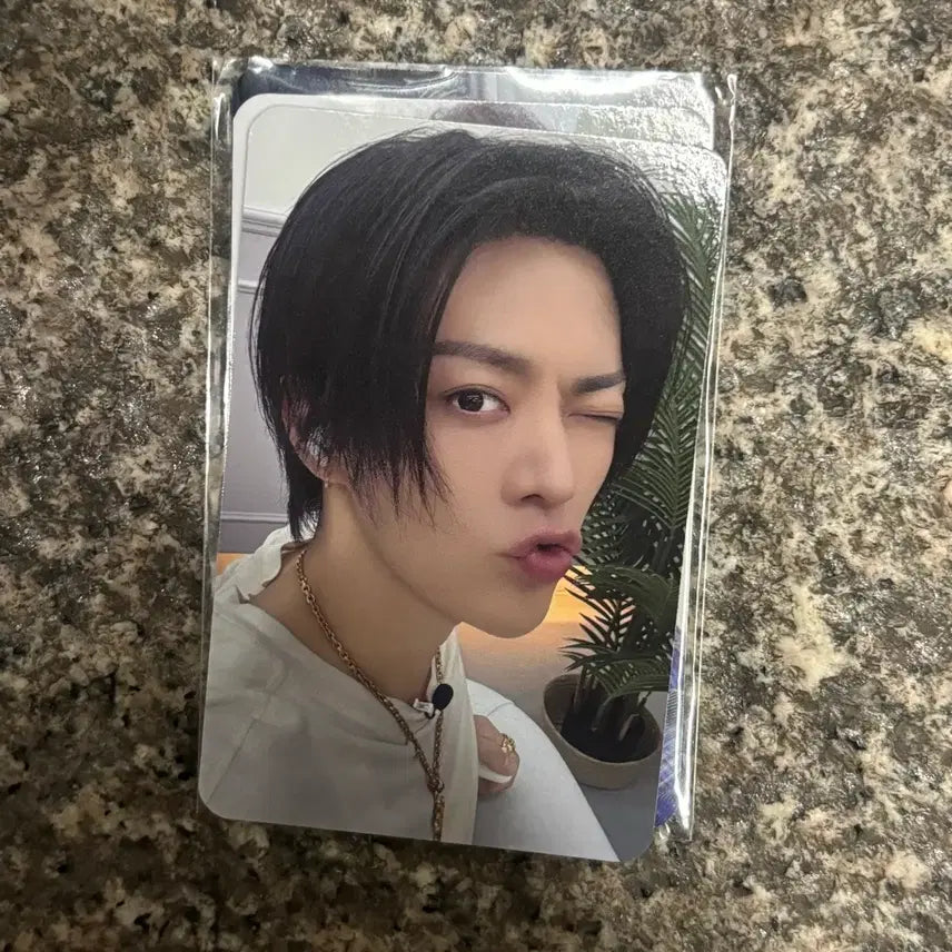 [BUNJANG] NCT 127 Yuta Showcase Lucky Draw Photocard / nct127 엔시티127 유타 블링이 쇼케이스 당첨자 포카