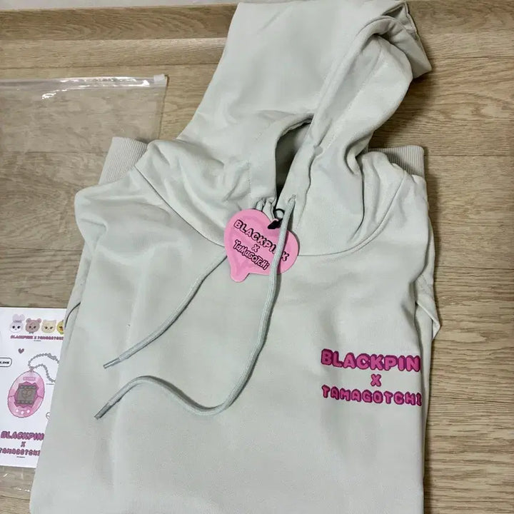 [BUNJANG] BLACKPINK x Tamagotchi Collaboration Hoodie Light Gray M / 블랙핑크 x 다마고치 후드 라이트 그레이 M