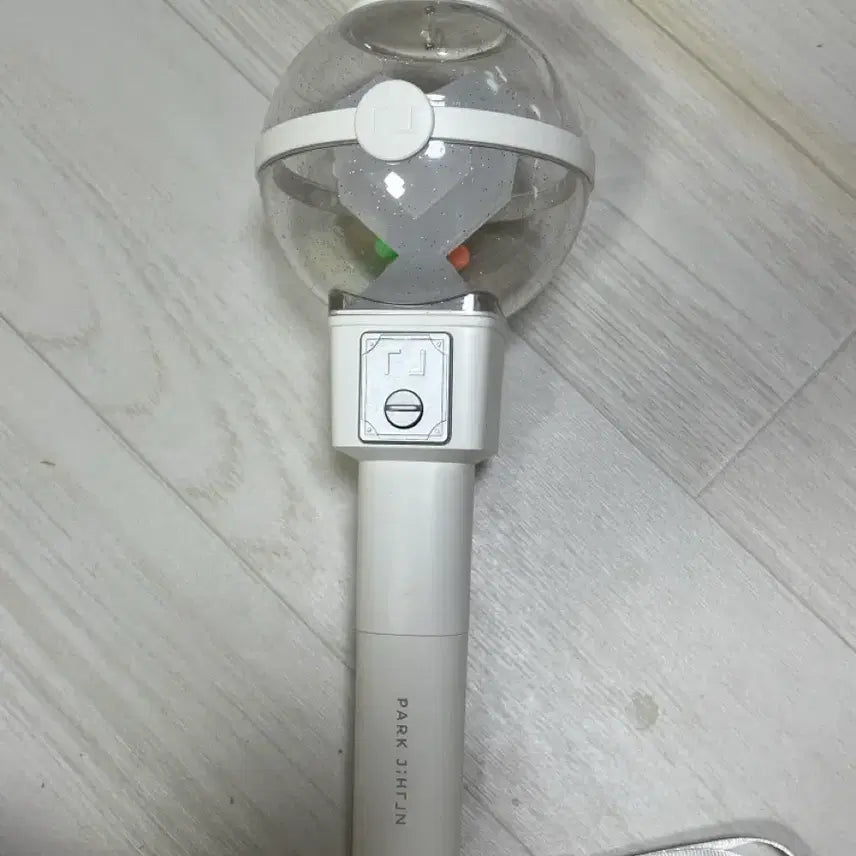 [BUNJANG] Park Ji Hoon Lightstick Photocard / 박지훈 응원봉 뽑봉 포카는 있음 가격제안가능