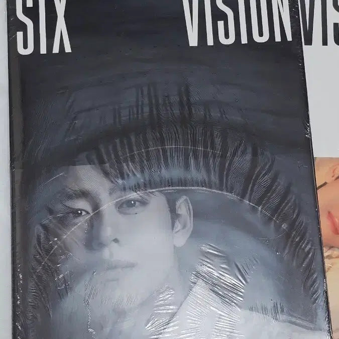 [BUNJANG] B.A.P Daehyun Six Vision Photobook Version 1 / 비에이피 정대현 식스비전 포토북 양도합니다