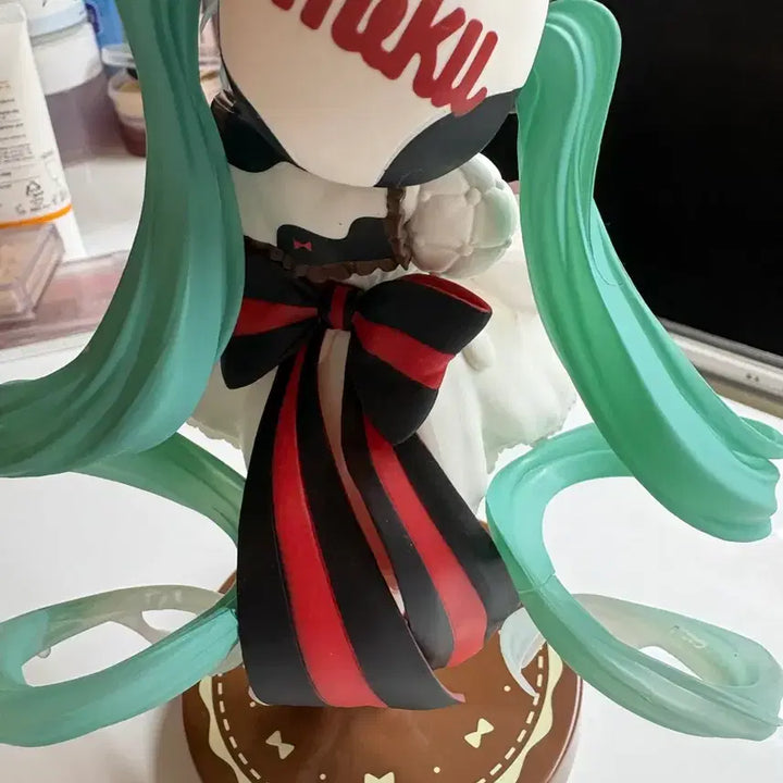 [BUNJANG] Hatsune Miku Tirol Choco Figure / 하츠네 미쿠 티롤 초코 피규어