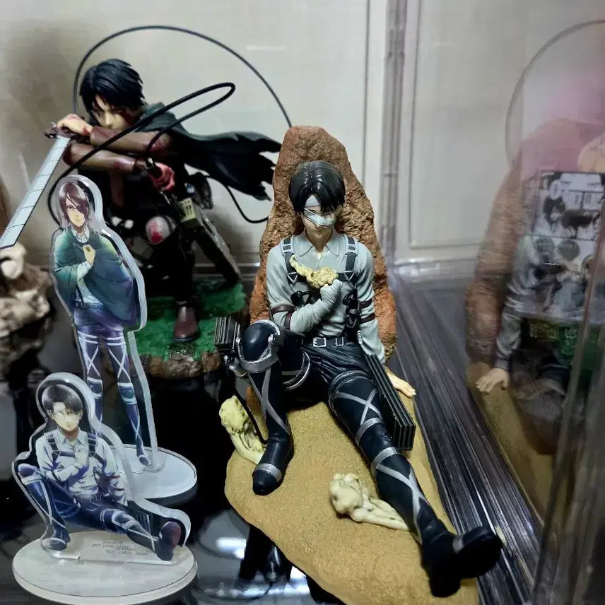 [BUNJANG] Attack on Titan Levi Figure C Prize / 진격의 거인 리바이 c상 팝니다.