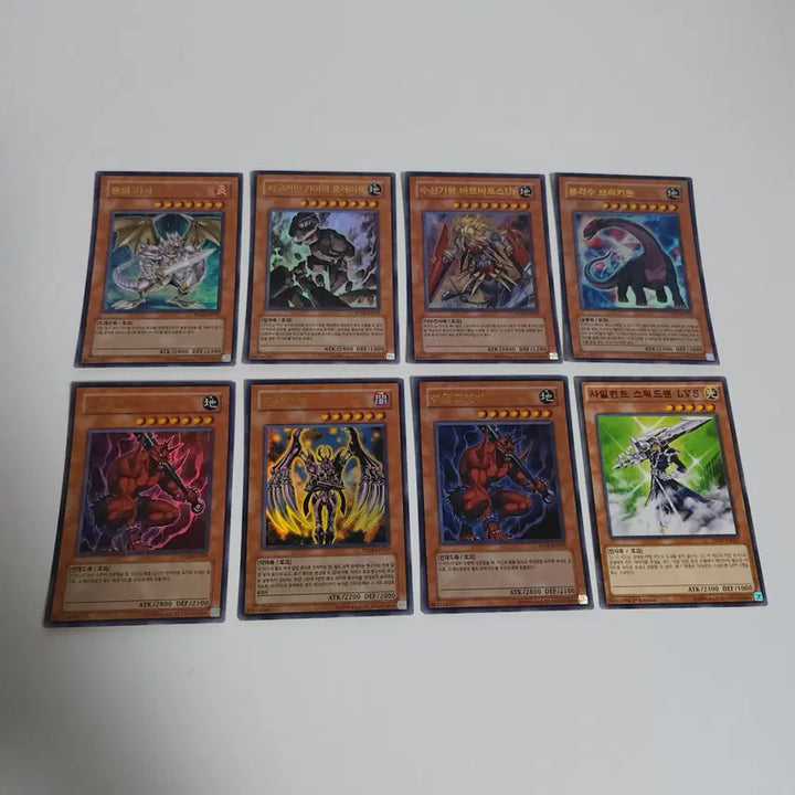 [BUNJANG] Yu-Gi-Oh! Y11 Card Bundle Set (8 Cards, New) / Y11 유희왕 카드 8장 일괄 판매 (새상품)