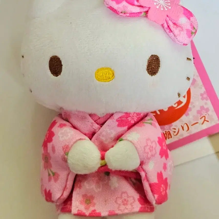 [BUNJANG] Sanrio Hello Kitty Kimono Yukata Pink Cherry Blossom Keychain Plush / 산리오 헬로키티 기모노 유카타 핑크 벚꽃 키링 인형 누이
