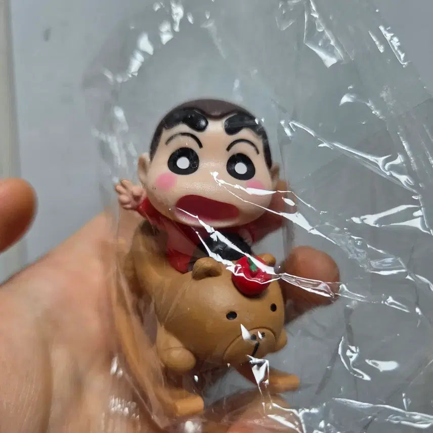 [BUNJANG] Crayon Shin-chan Capybara Figure / 짱구 카피바라 피규어