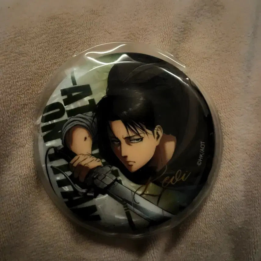 [BUNJANG] Attack on Titan Levi Metal Can Badge / 진격거 리바이 캔뱃지