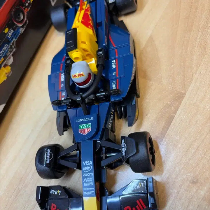 [BUNJANG] Red Bull F1 Lego Display Set / 조립완료) 레드불 F1 레고