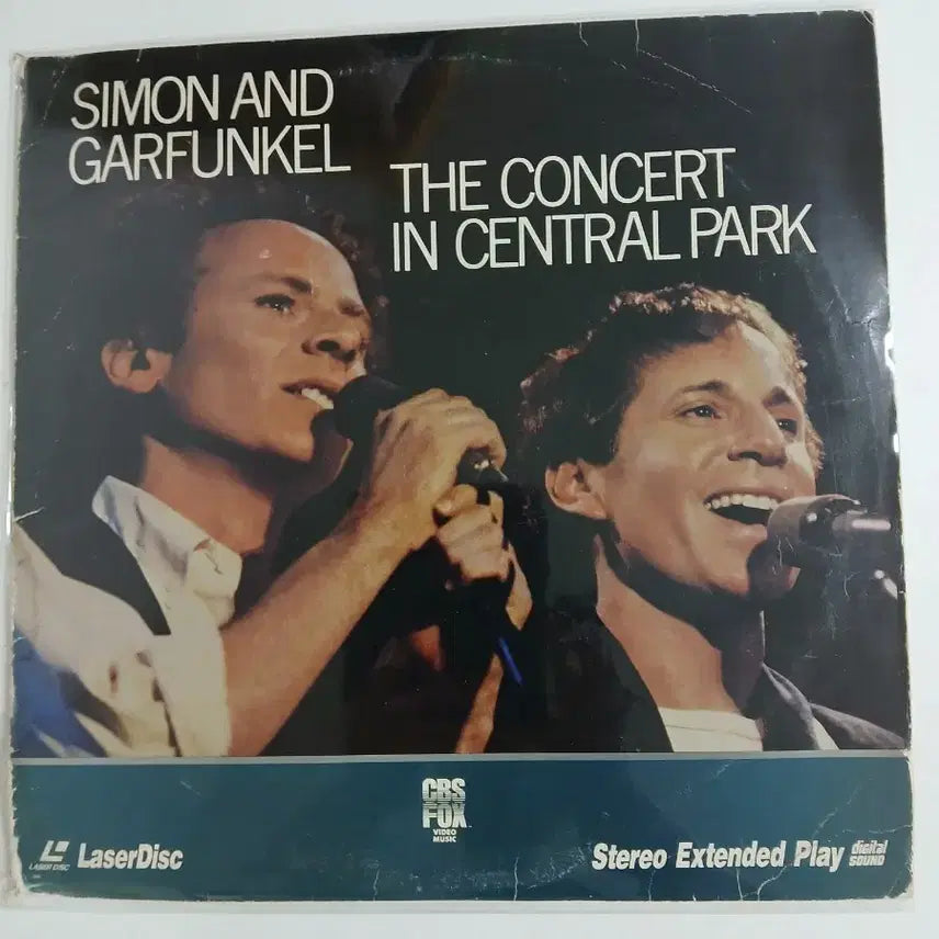 [BUNJANG] Simon &amp; Garfunkel Central Park Concert 1981 LaserDisc / 사이먼 앤 가펑클 콘서트 레이저디스크 소장용 정크급