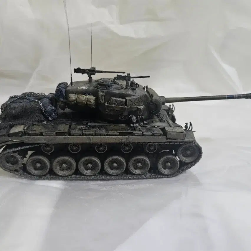 [BUNJANG] M26 Pershing 1/35 Scale Tank Model Kit (Completed) / 급처 M26 퍼싱 1/35 프라모델 완성작 처분