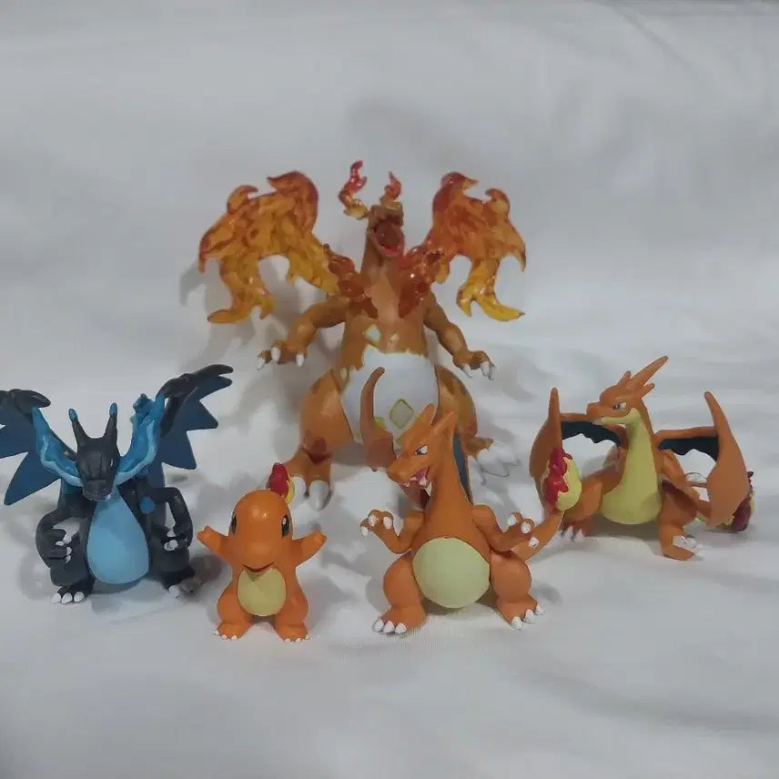 [BUNJANG] Pokemon Charmander, Charizard, Mega Charizard X/Y, Gigantamax Evolution Set (5 figures) / 포켓몬 피규어 파이리 리자몽 메가리자몽 거다이맥스 진화 세트 일괄 5종 몬코레 몬콜레