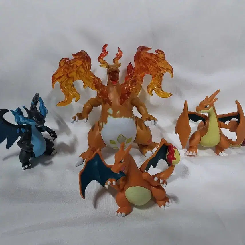 [BUNJANG] Pokemon Charmander, Charizard, Mega Charizard X/Y, Gigantamax Evolution Set (5 figures) / 포켓몬 피규어 파이리 리자몽 메가리자몽 거다이맥스 진화 세트 일괄 5종 몬코레 몬콜레