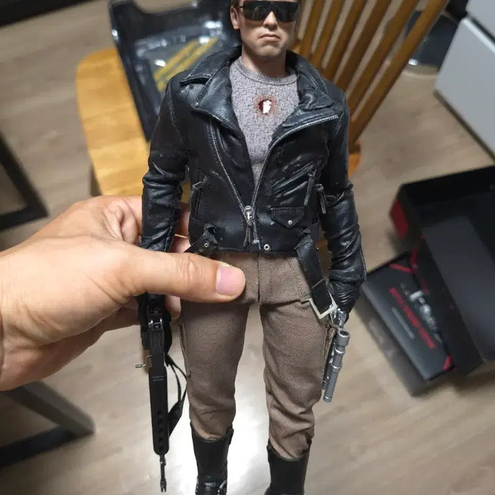 [BUNJANG] Hot Toys Terminator 1 Battle Damaged Version / 핫토이 터미네이터1 배틀데미지