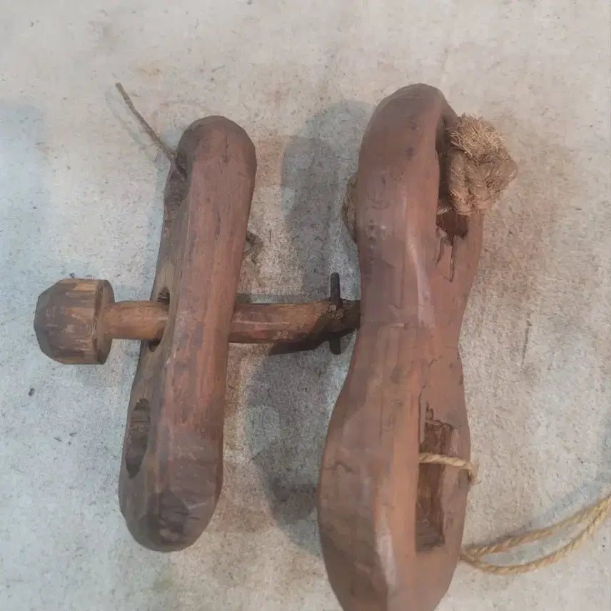 [BUNJANG] Antique Goat Leash Pulling Tool Set (2 pcs) / 민속품  / 염소 목줄 당기는 도구 2점