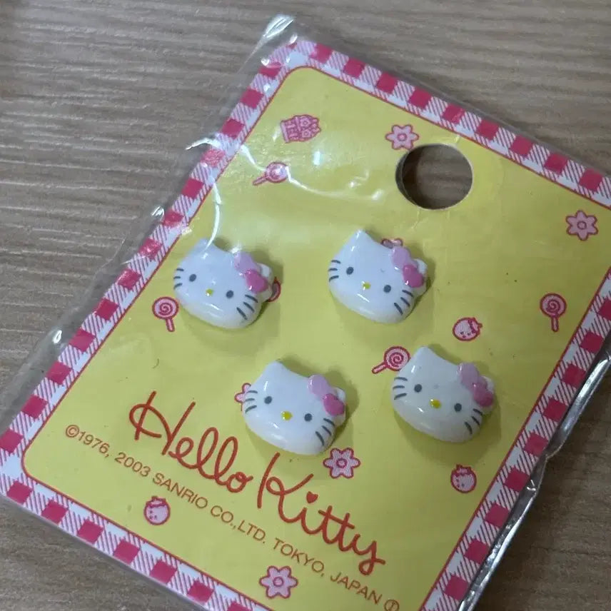 [BUNJANG] Classic Kitty Mini Buttons / 고전키티미니단추