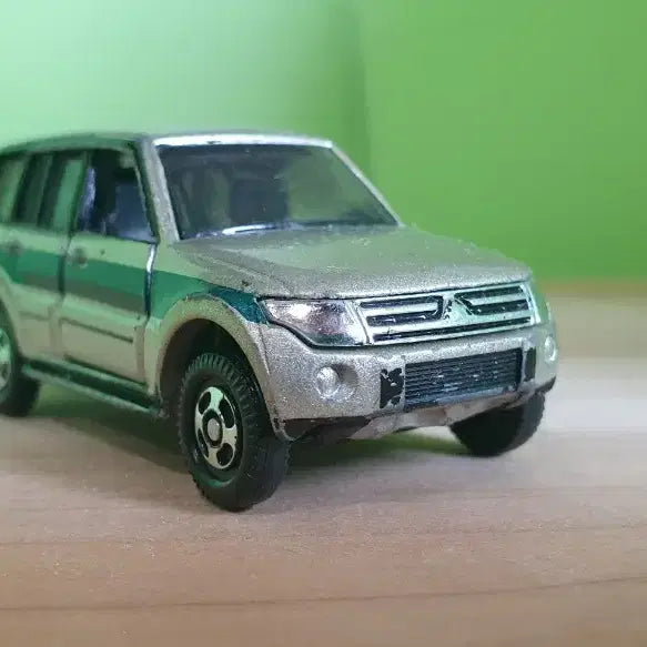 [BUNJANG] Tomica No. 85 Mitsubishi Pajero 4th Gen Model / 토미카 No. 85 미쓰비시 파제로(Mitsubishi Pajero) 4세대 모델