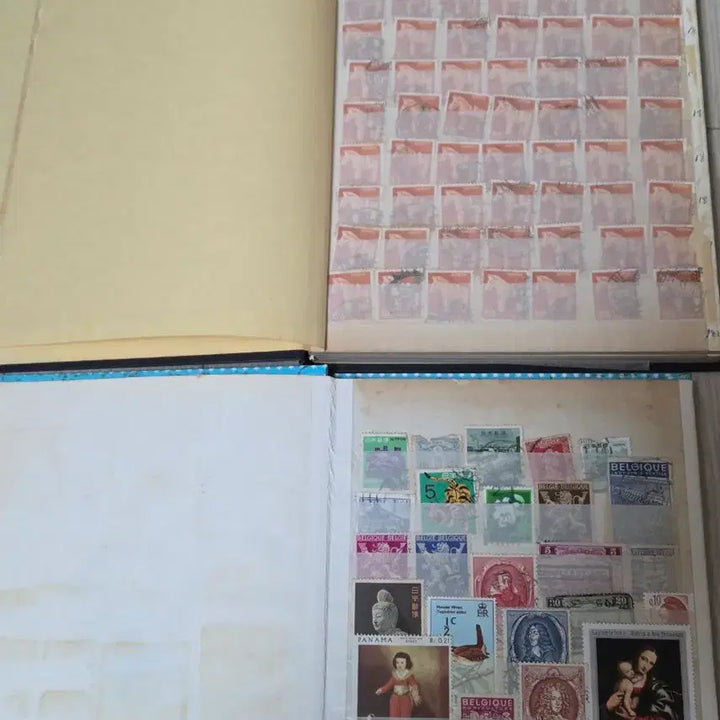 [BUNJANG] Foreign Stamp Books Bundle Set (2 Volumes) / 외국 우표책 2권 일괄
