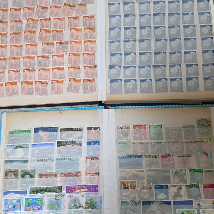 [BUNJANG] Foreign Stamp Books Bundle Set (2 Volumes) / 외국 우표책 2권 일괄