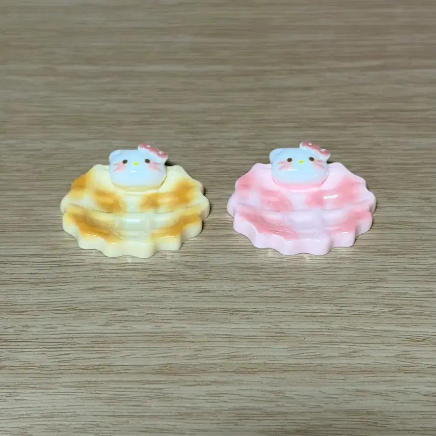 [BUNJANG] Miniature Hello Kitty Waffle Plate / 미니어쳐 키티 와플 접시