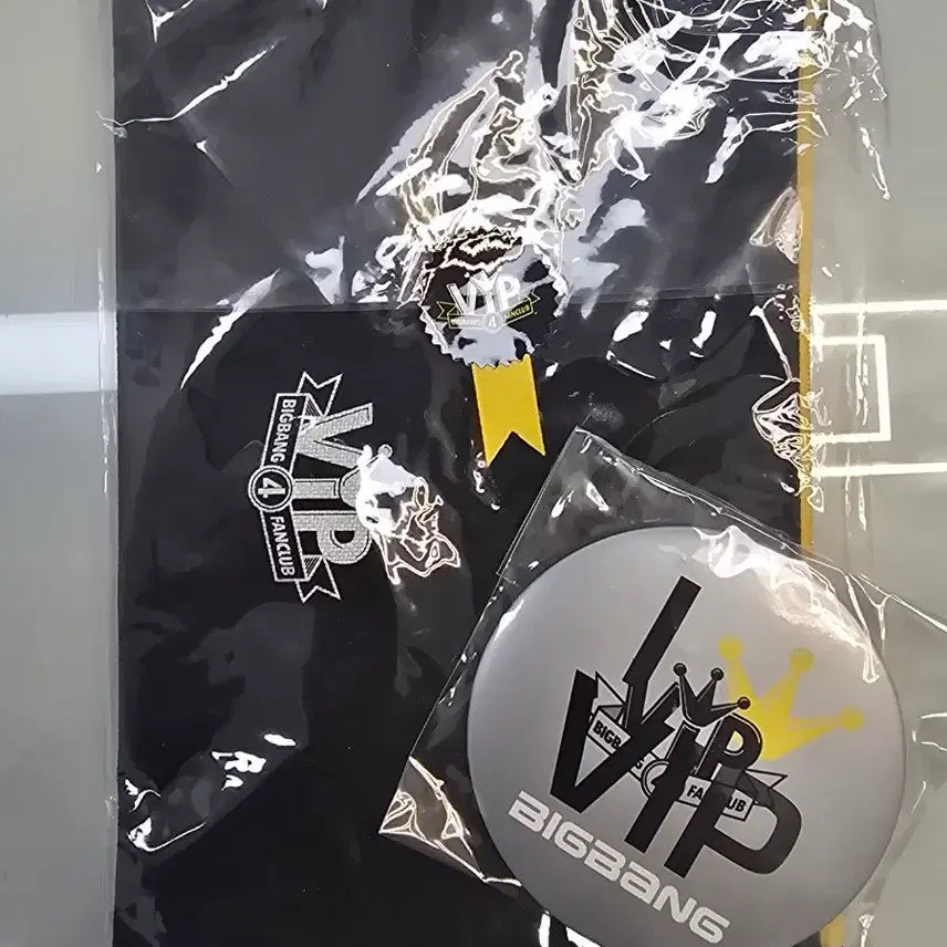 [BUNJANG] BIGBANG VIP 4th Generation Fan Kit Pouch &amp; Badge Set / 빅뱅 vip 4기 팬키트 팬뱃지,파우치