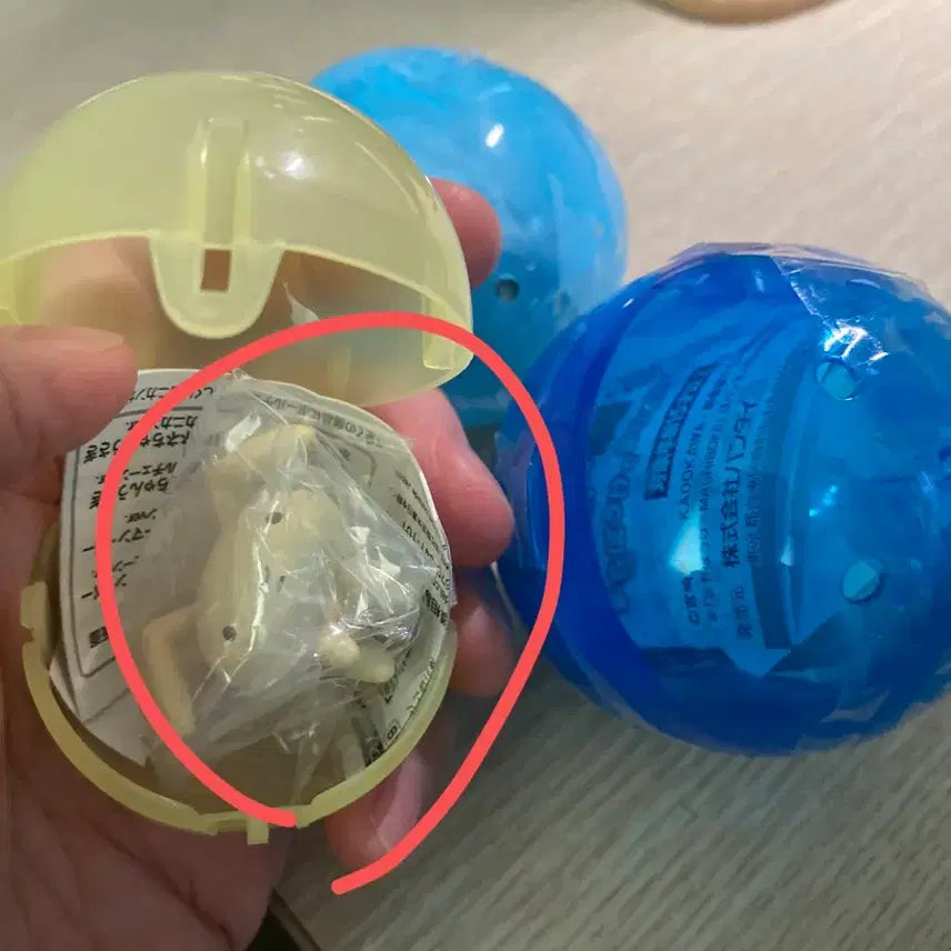 [BUNJANG] Crayon Shin-chan Connected Mascot Gachapon (Glass Rabbit Doll) / 짱구 대롱대롱연결 가챠 (유리 토끼인형)