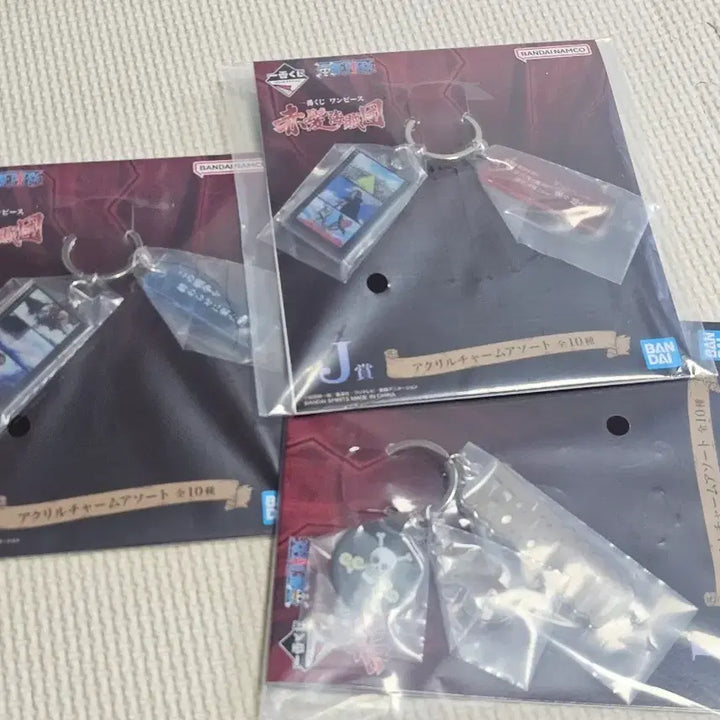[BUNJANG] One Piece Luffy &amp; Shanks Acrylic Keychain Bundle Set (3 pcs) / 원피스 j상 미개봉 아크릴키링 3개 일괄