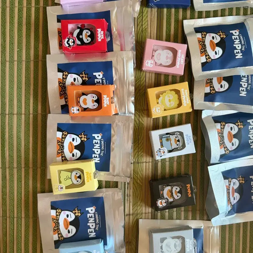 [BUNJANG] 2PM Lee Junho Pen Pen Pop-Up Acrylic Miniature Random Keyring Set (11 Types) / 이준호 pen pen pop-up 아크릴 미니어처 랜덤키링 드볼 11개