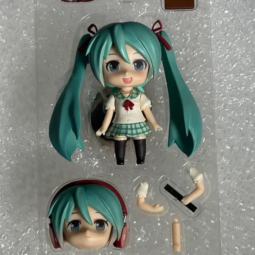[BUNJANG] Miku Sailor Suit Nendoroid Last One Figure / 미쿠 세일러복 세라복 넨도로이드 라스트원 피규어 안경미쿠