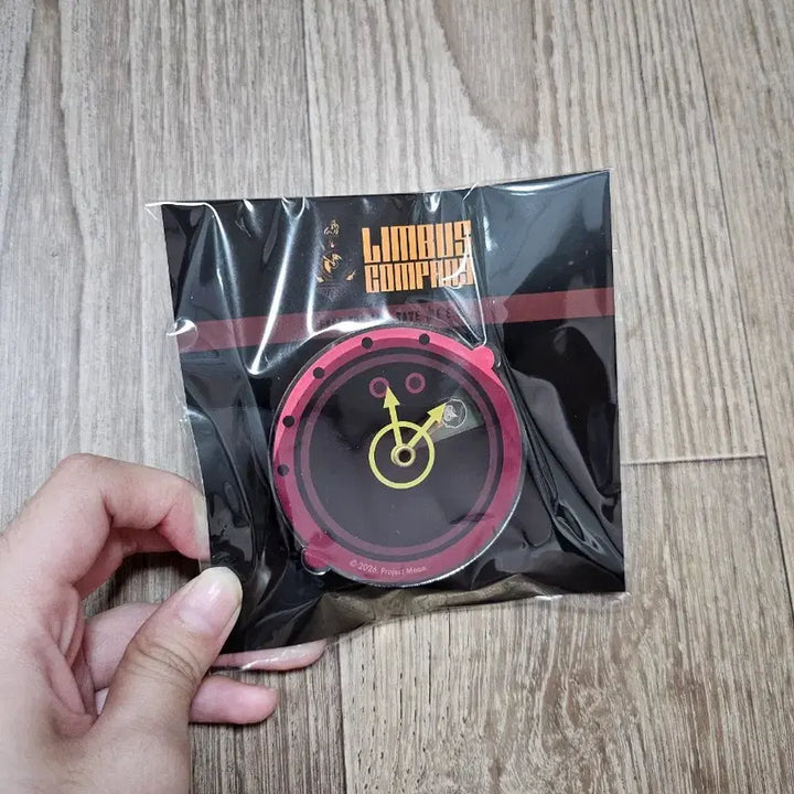 [BUNJANG] Limbus Company Official Goods 12 Prisoners Rotating Smartphone Stand / 림버스 컴퍼니 공식 굿즈 12수감자 회전 스마트폰 거치대