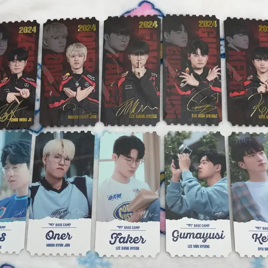 [BUNJANG] T1 2024 Basecamp Lenticular Tin Case Photocard Bundle Set Faker Zeus Oner Gumayusi Keria / T1 티원 2024 베이스캠프 베캠 렌티큘러 틴케이스 포카 포토티켓 페이커 제우스 오너 구마유시 케리아 일괄 양도합니다