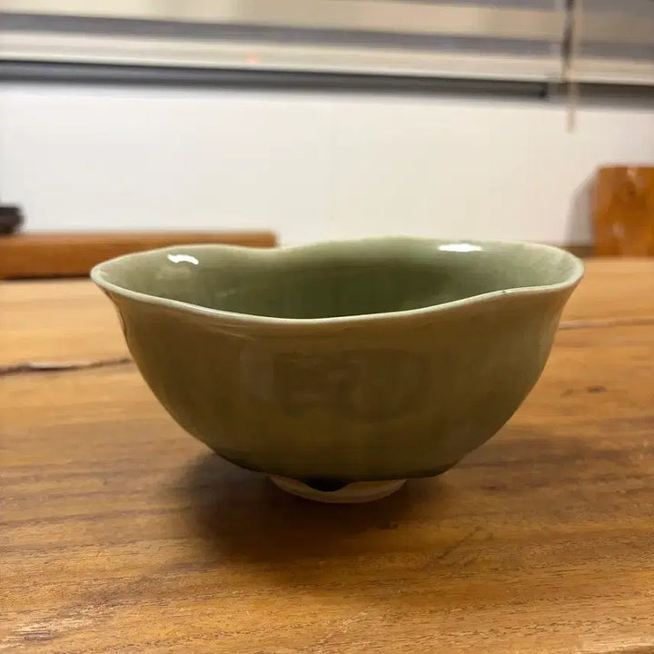 [BUNJANG] Master Song Chung-hyo Celadon Teapot / 제주도 도공 고 송충효 다관