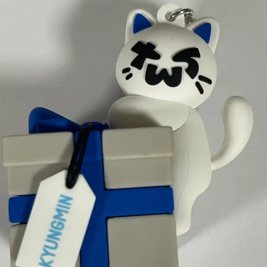 [BUNJANG] Two Cats Kyungmin Keyring / 투냥이 경민 키링 판매합니다