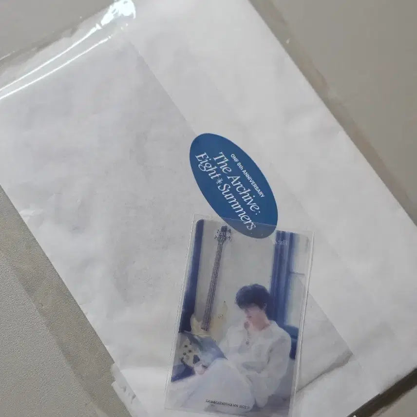 [BUNJANG] ONF 8th Anniversary Popup Chiffon Fabric Poster MK / 온앤오프 8주년 팝업 쉬폰 패브릭포스터 민균